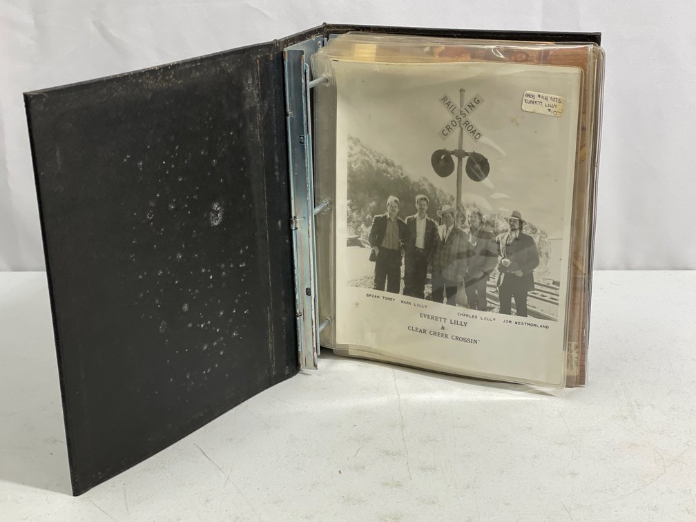 3-Ring Binder with Celebrity Autographed Photo Prints