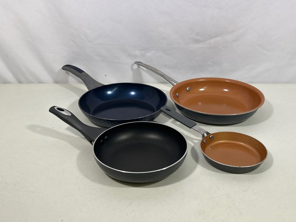 4 Skillets- (2) Gotham, IKO, Denmark