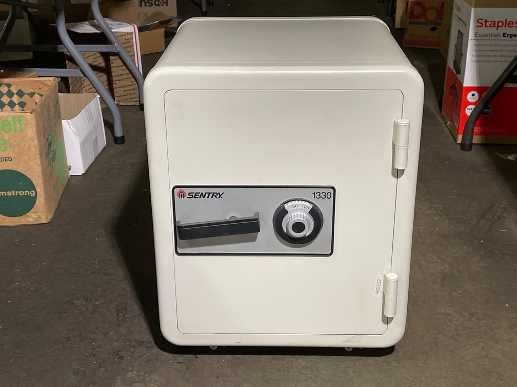 Sentry #1330 Combination Safe
