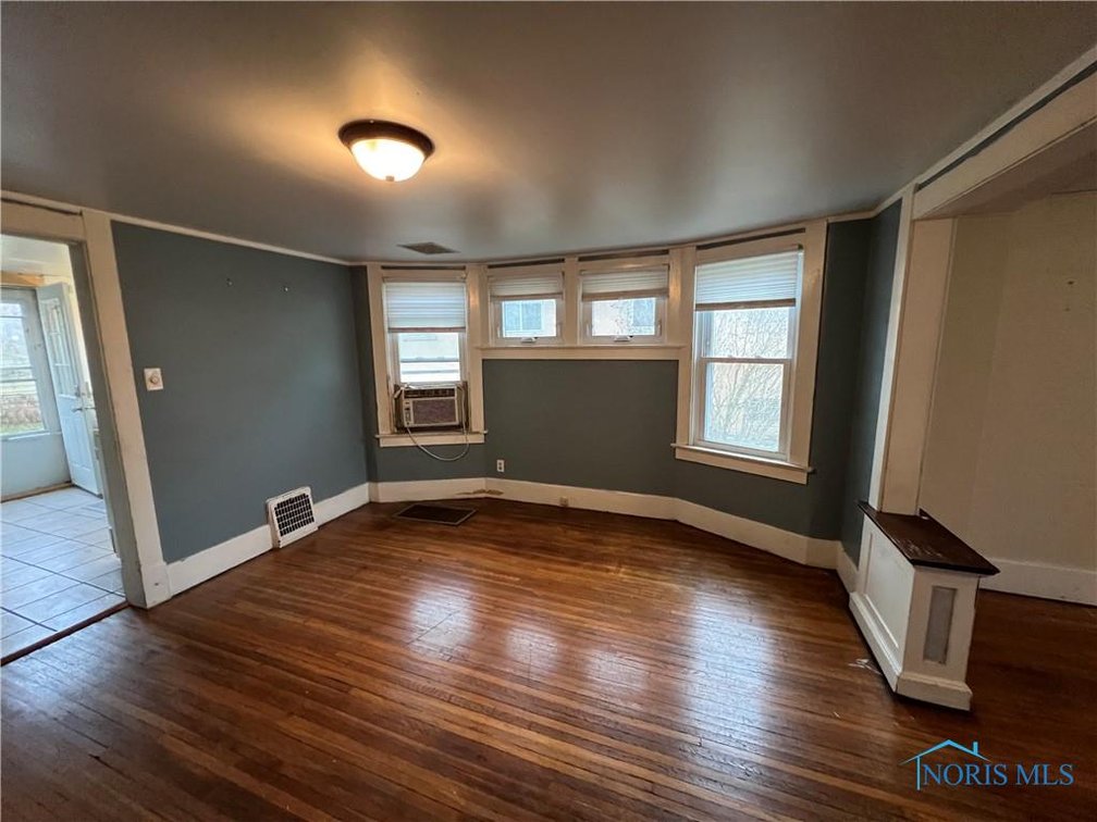 Image for MINIMUM BID AUCTION $39,000! 2903 111th St