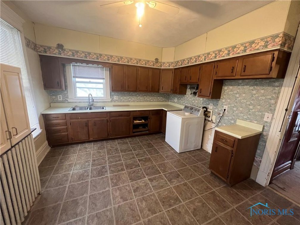 Image for MINIMUM BID AUCTION $60,000! 2103 Glenwood Ave