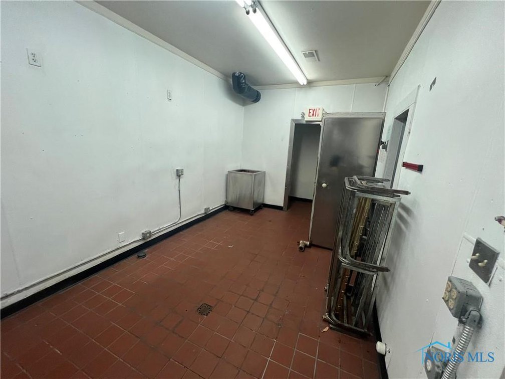 Image for MINIMUM BID AUCTION $75,000! 2022 Woodville Rd.