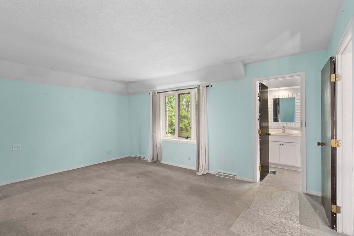 Image for MINIMUM BID AUCTION $250,000! 2427 Knights Hill Lane