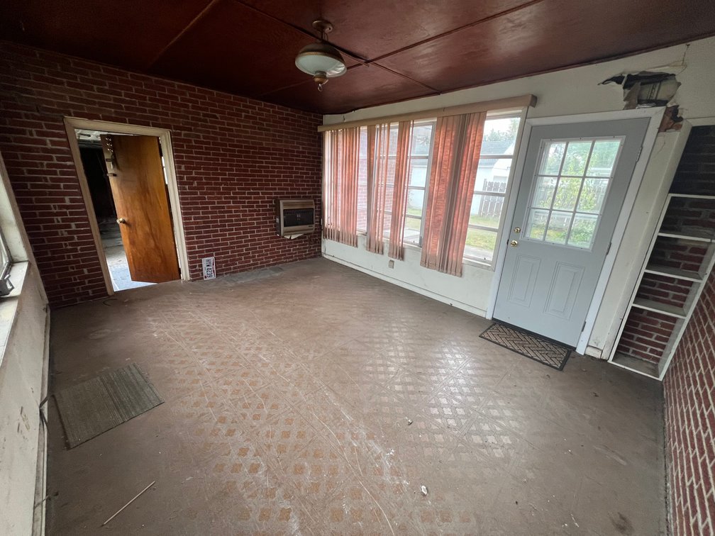 Image for MINIMUM BID AUCTION $89,000! 1174 Elco ave