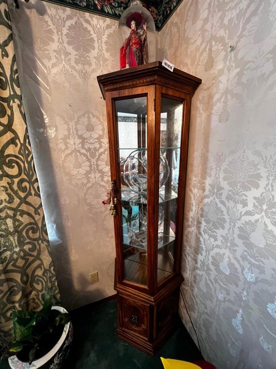 Image for CADILLAC AND HOUSEHOLD ITEMS ONLINE ONLY AUCTION
