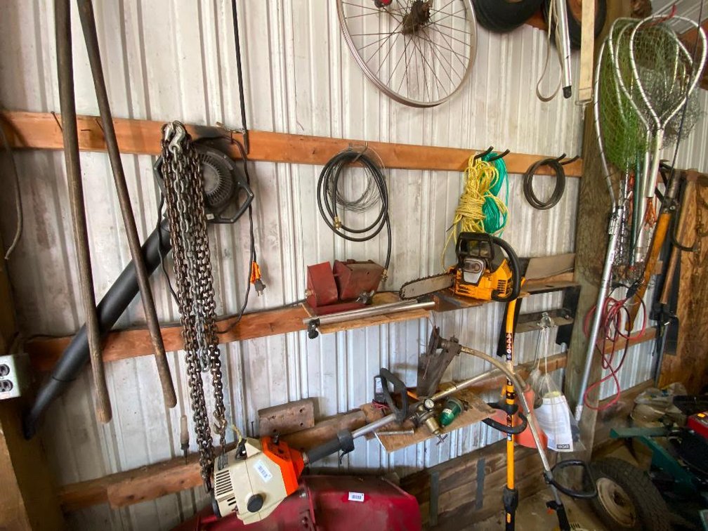 Contents of the wall