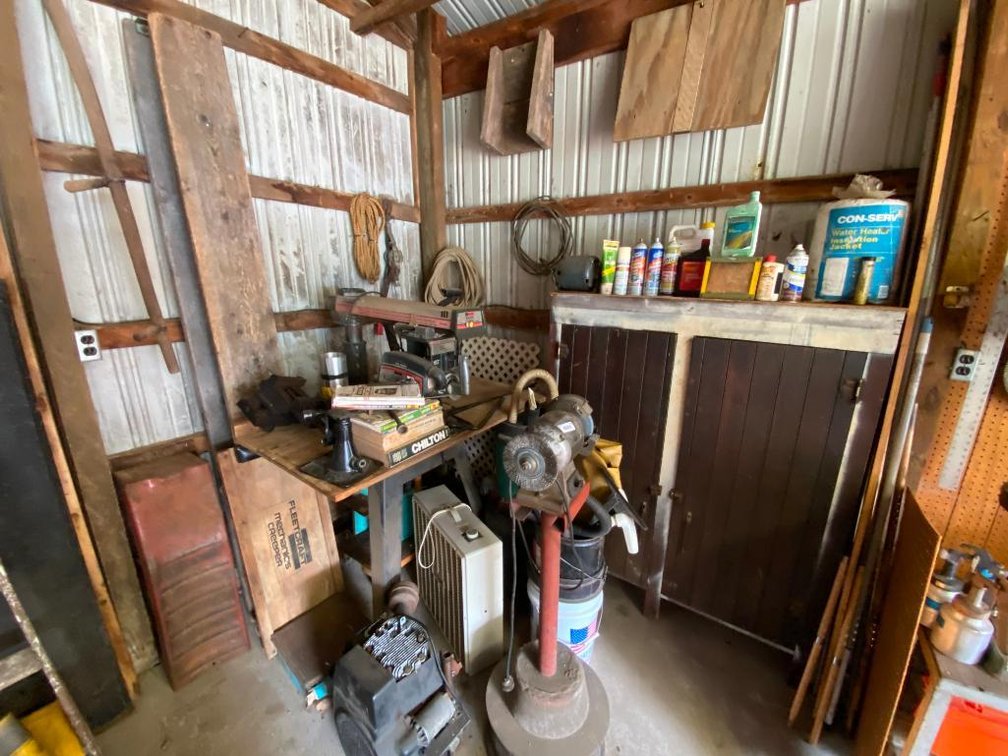 Whole corner of contents