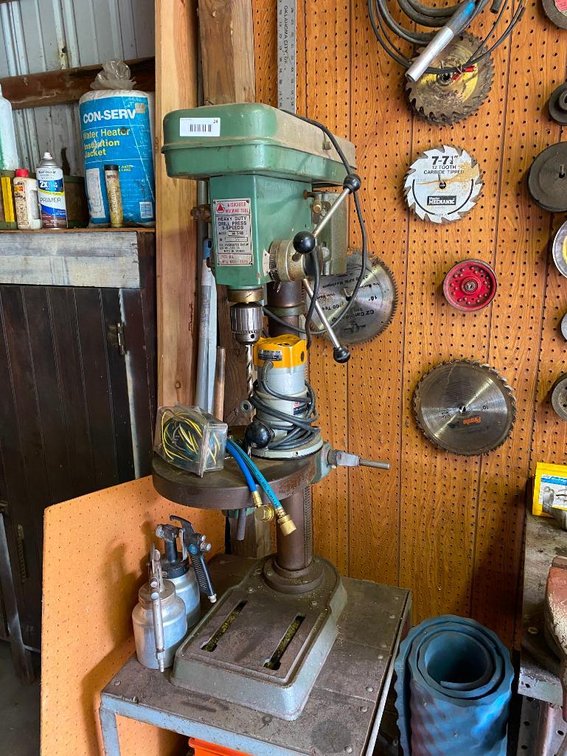 Heavy duty drill press with 5 speeds