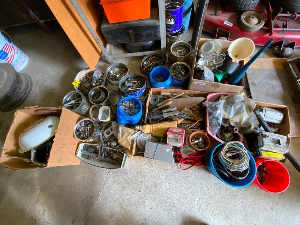 Misc tools, screws and bits