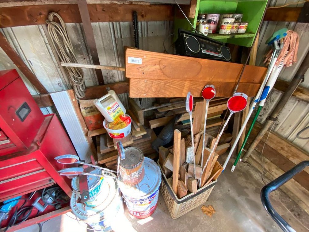 Contents of corner