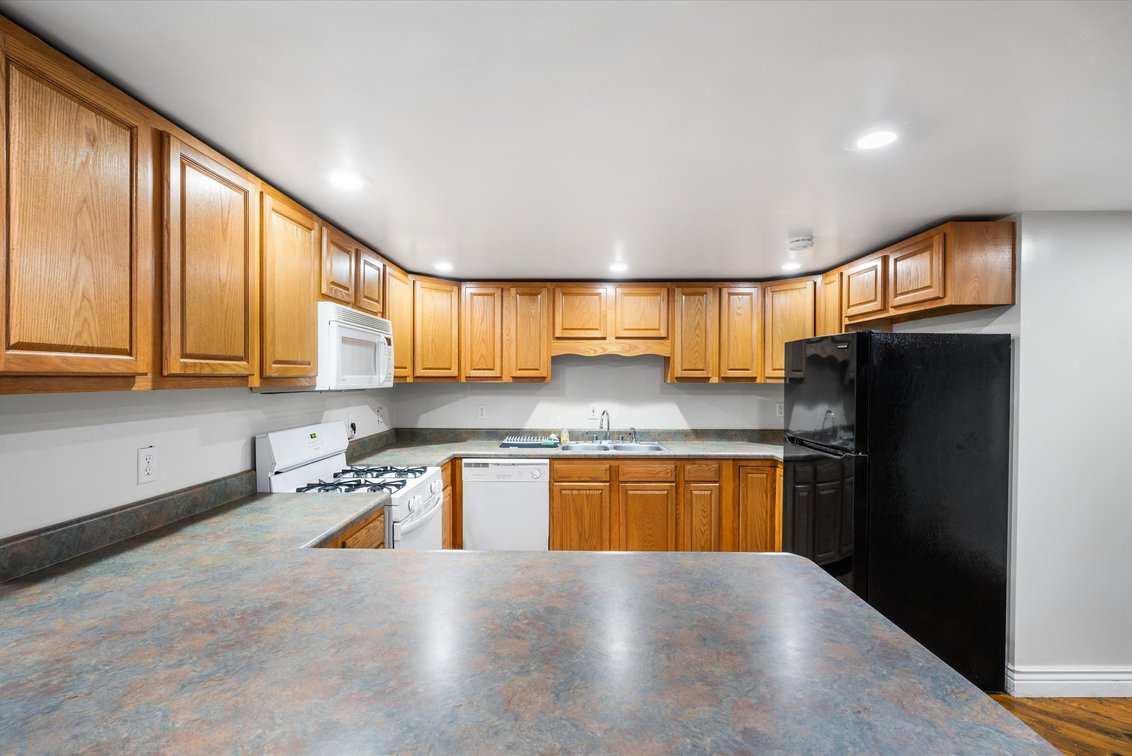 Image for MINIMUM BID AUCTION $170,000! 111 East St.