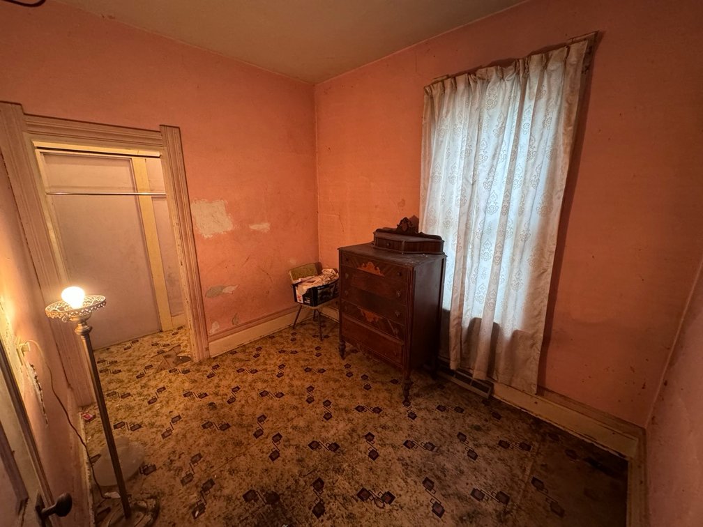 Image for MINIMUM BID AUCTION $12,000! 635 Plymouth St