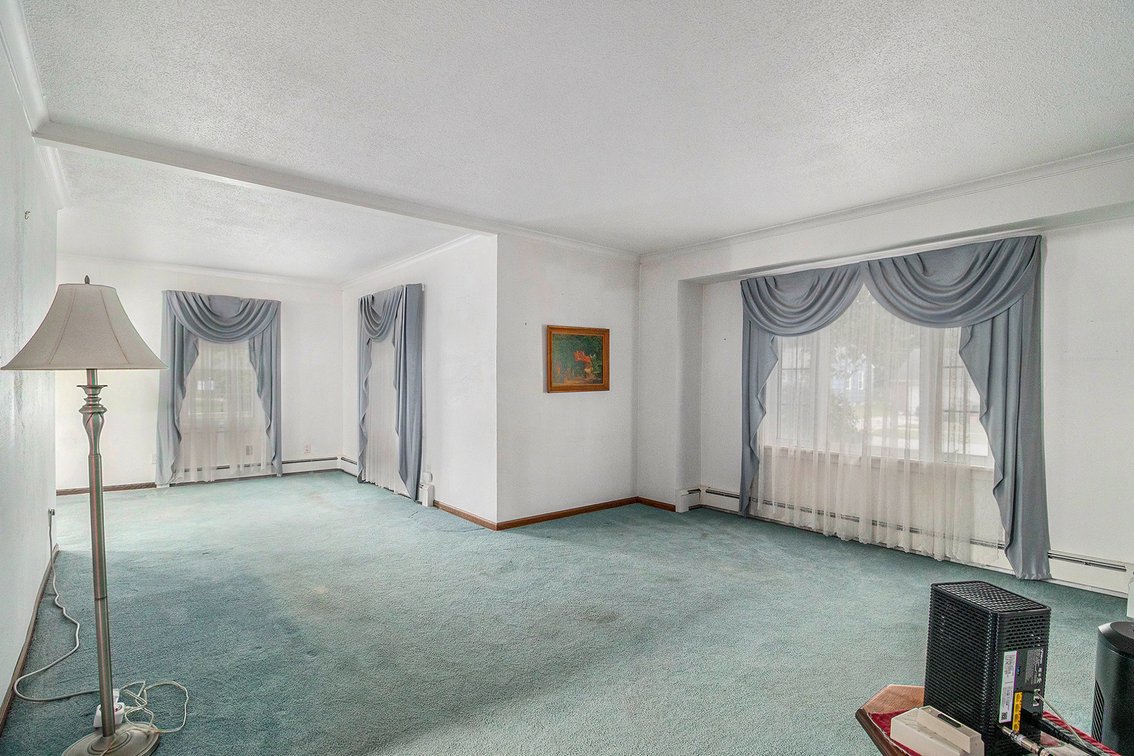 Image for MINIMUM BID AUCTION $90,000! 800 Askin St