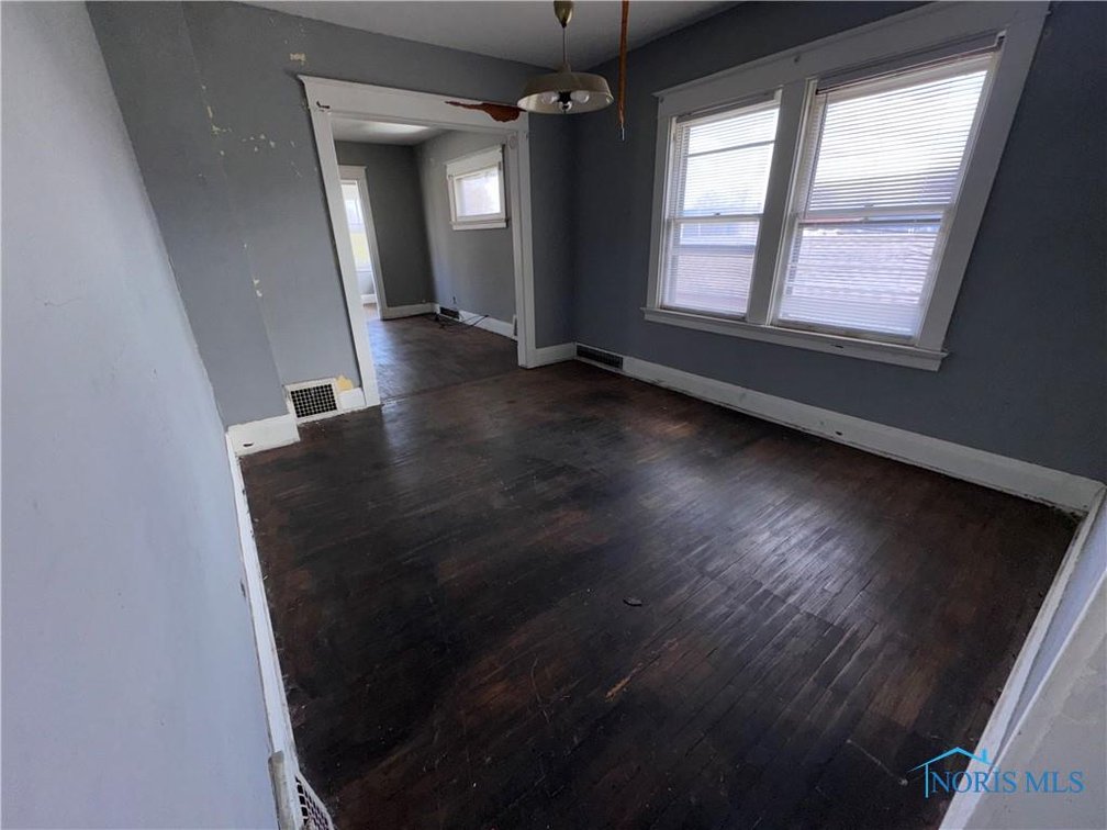 Image for MINIMUM BID AUCTION $49,000! 1327 W. Sylvania Ave