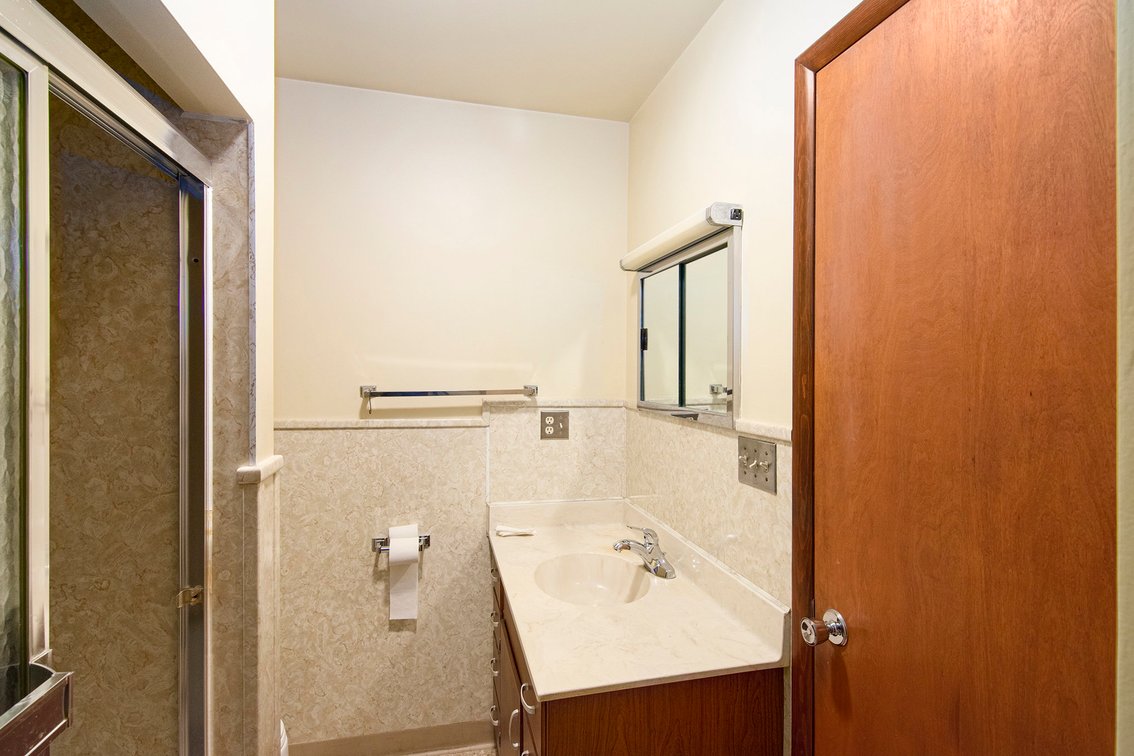 Image for MINIMUM BID AUCTION $119,000! 2909 111th St