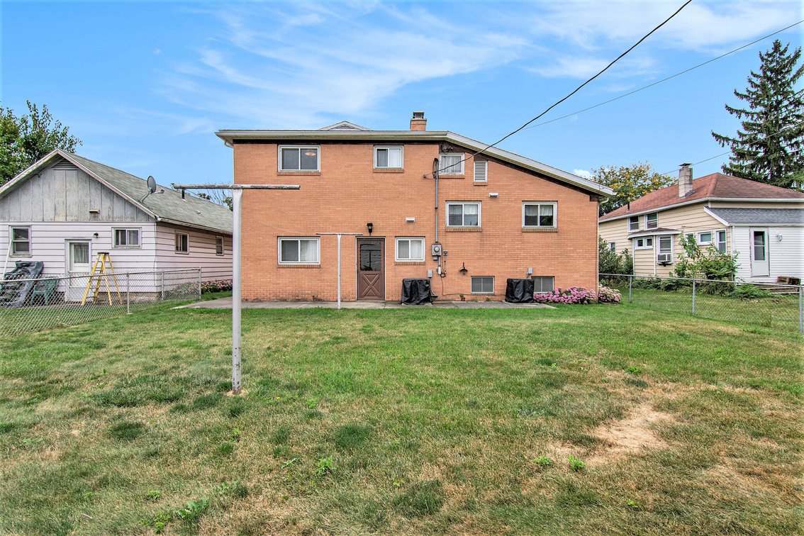 Image for MINIMUM BID AUCTION $119,000! 2909 111th St