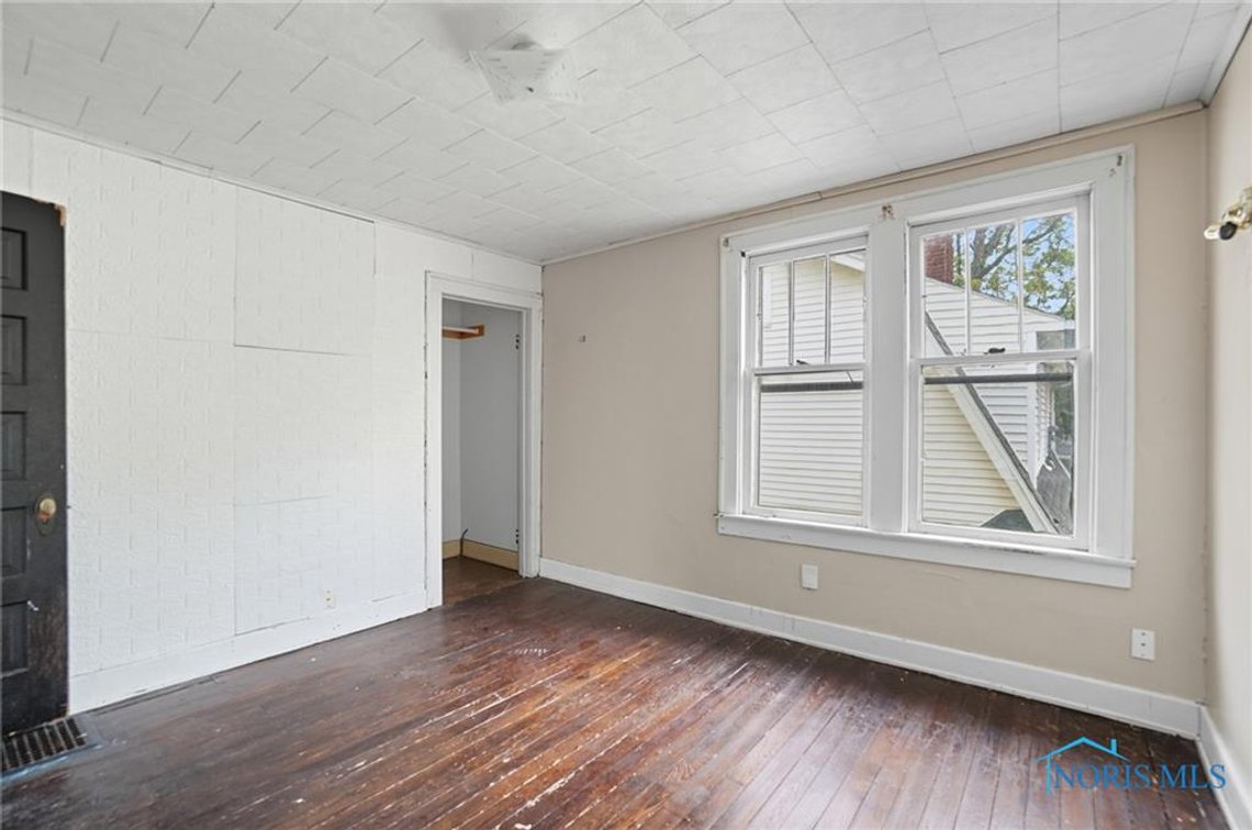 Image for MINIMUM BID AUCTION $149,000! 325 Greenlawn Ave
