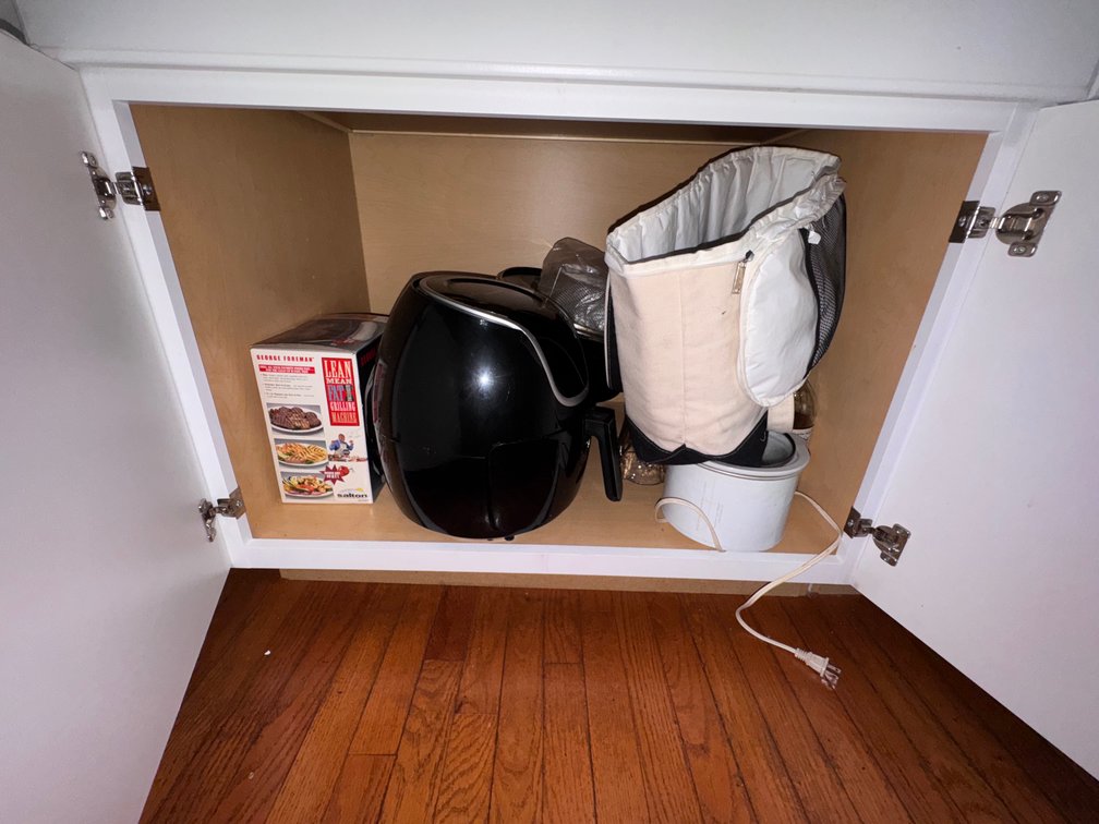 Air fryer and kitchenware