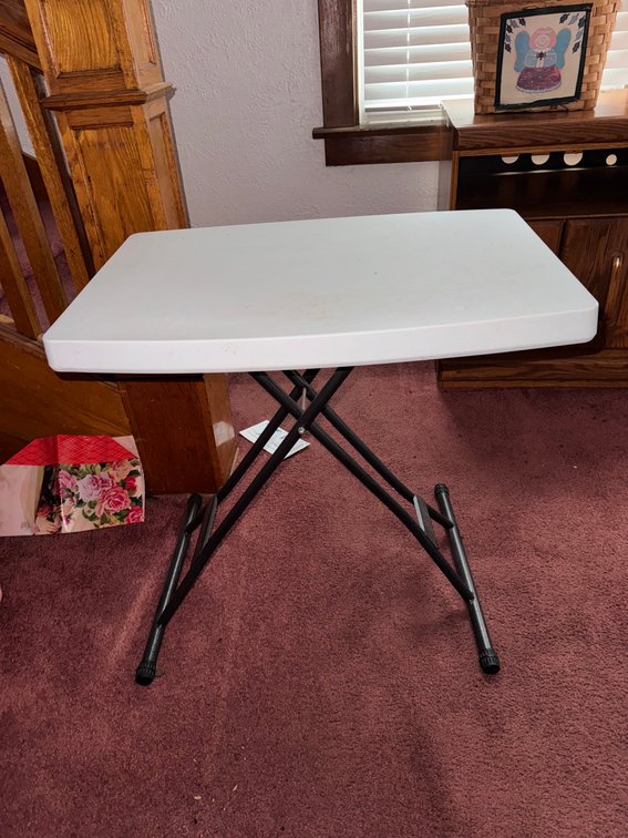 Folding table