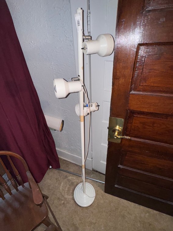 Corner lamp