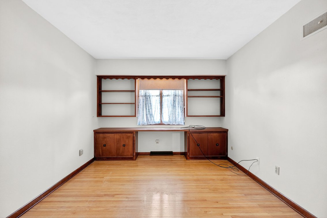 Image for MINIMUM BID AUCTION $99,000! 611 Miami St