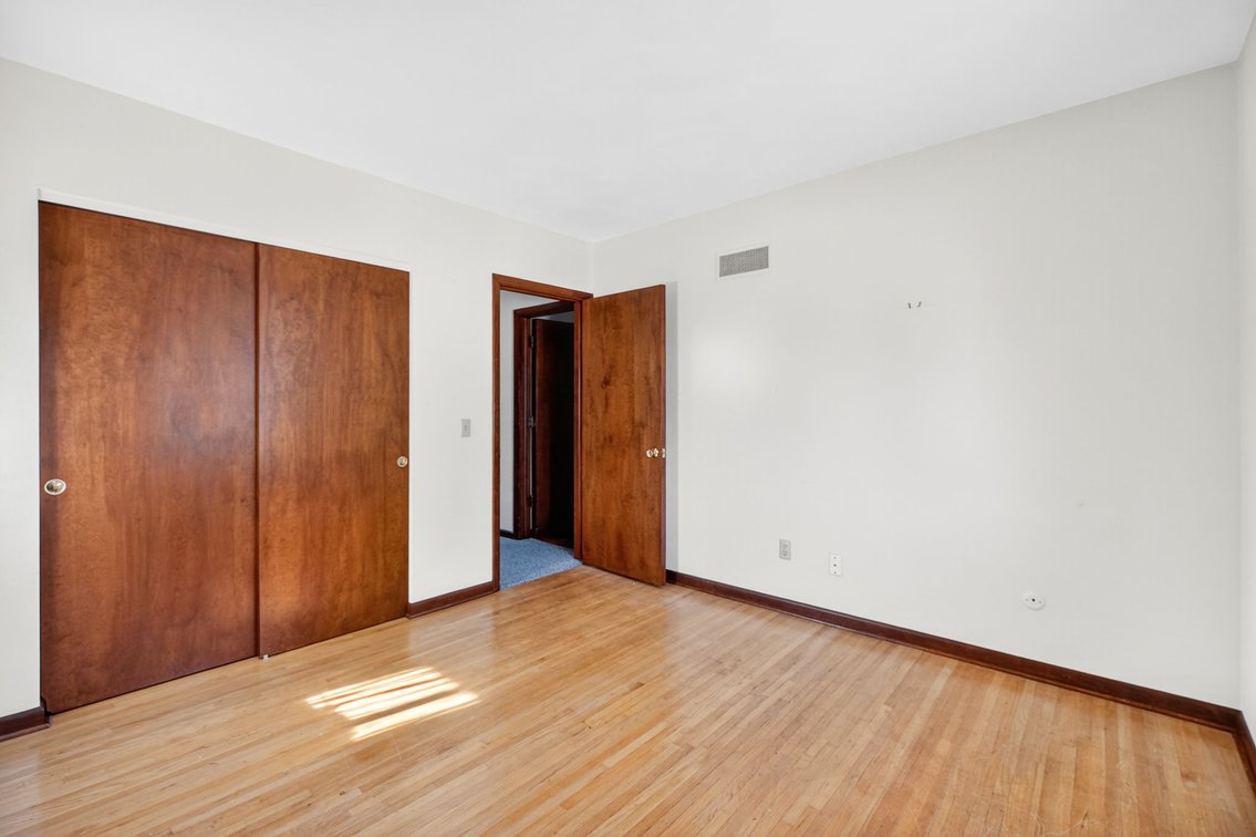 Image for MINIMUM BID AUCTION $99,000! 611 Miami St