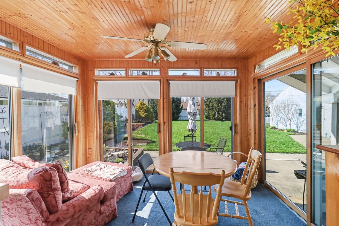 Image for MINIMUM BID AUCTION $225,000! 5930 N River Rd