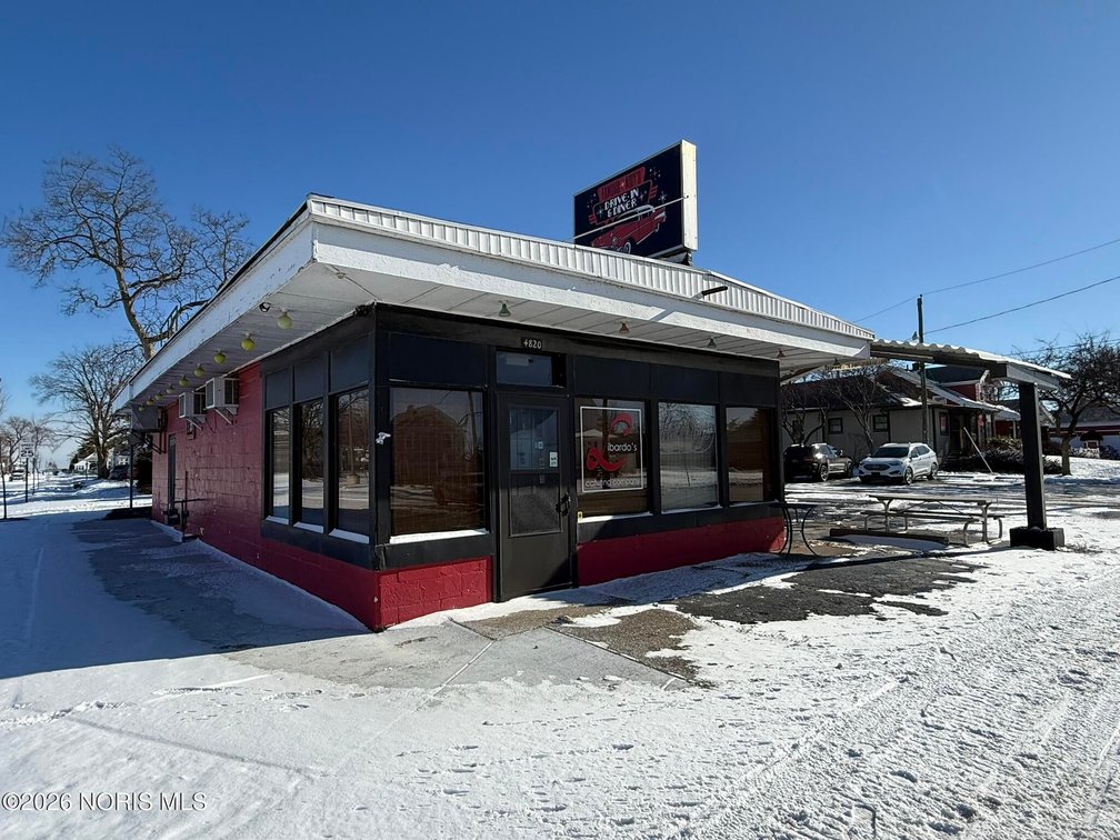 Image for MINIMUM BID AUCTION $90,000! 4820 Summit St