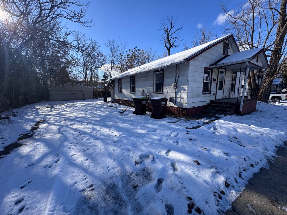 Image for MINIMUM BID AUCTION $25,000! 637 W Beecher St