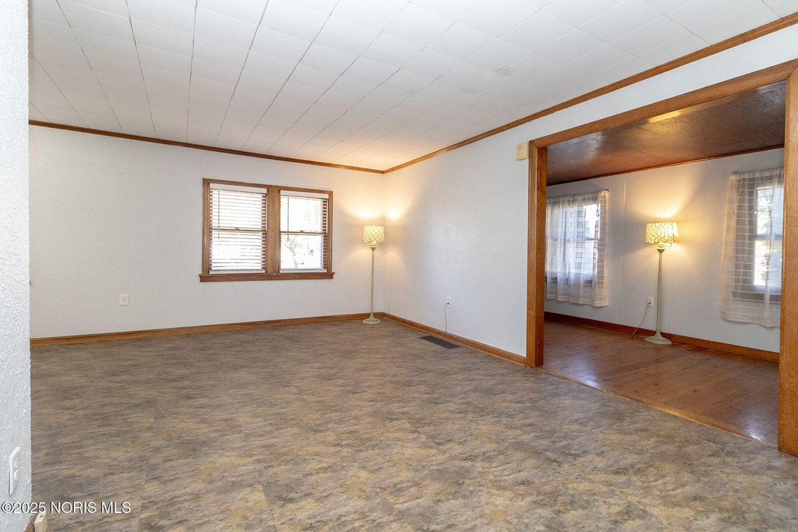 Image for MINIMUM BID AUCTION $139,000! 402 East Indiana