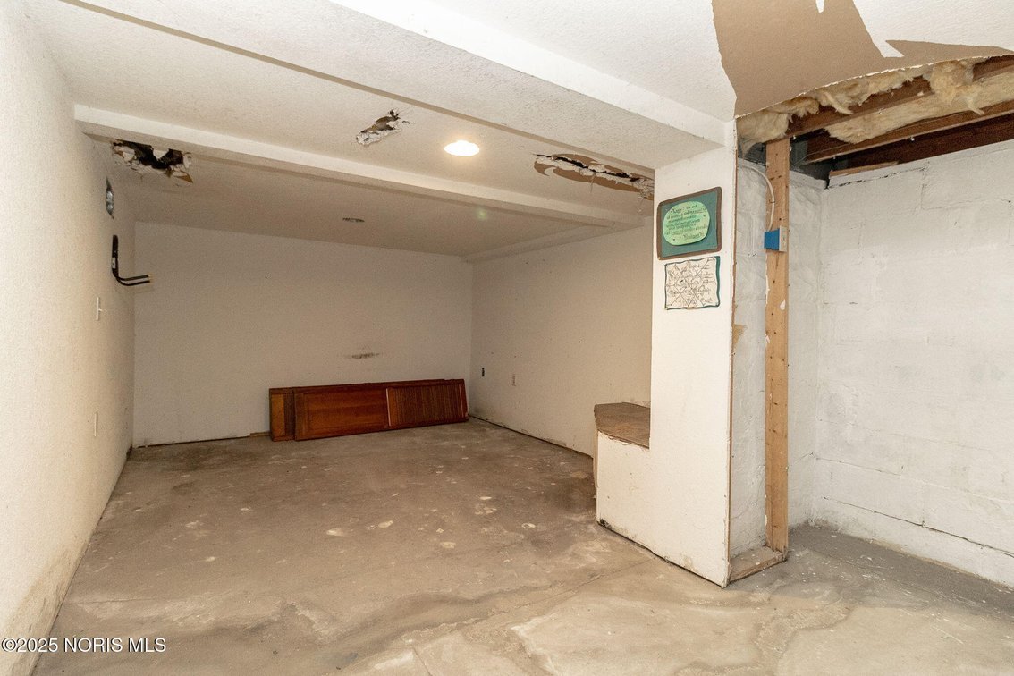 Image for MINIMUM BID AUCTION $139,000! 402 East Indiana