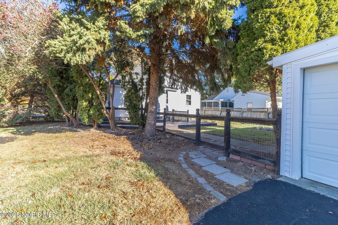Image for MINIMUM BID AUCTION $139,000! 402 East Indiana