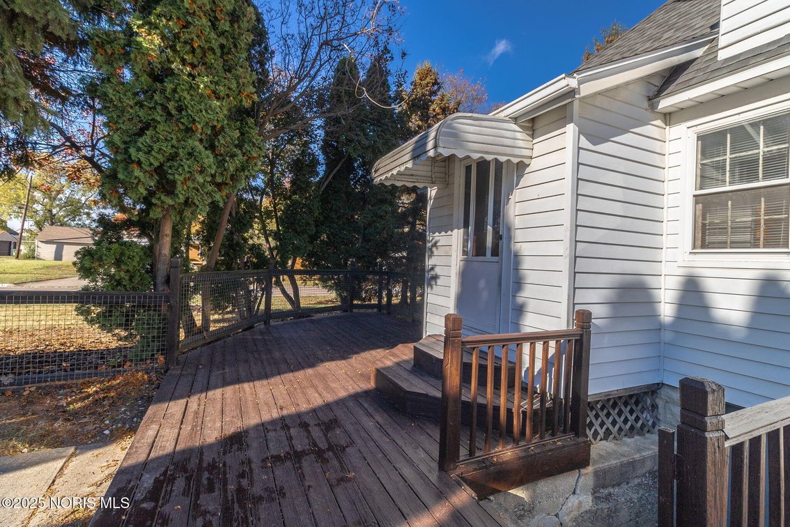 Image for MINIMUM BID AUCTION $139,000! 402 East Indiana