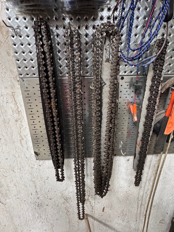 Miscellaneous chainsaw chains