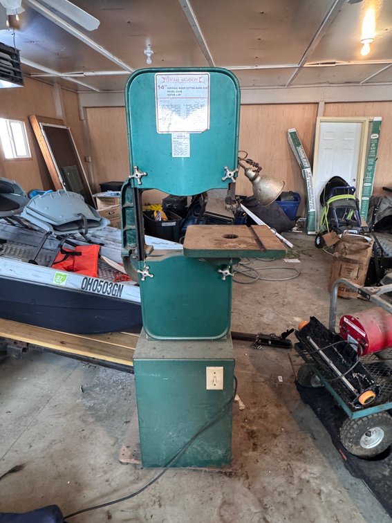 Central machine bandsaw