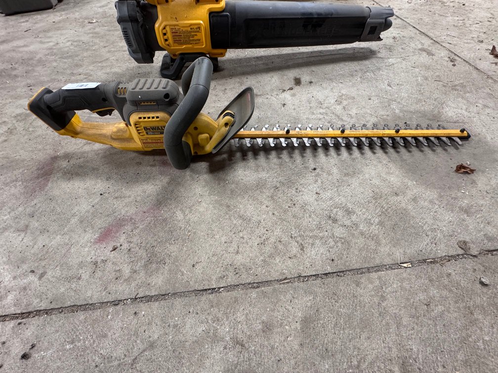 DeWalt hedge trimmer