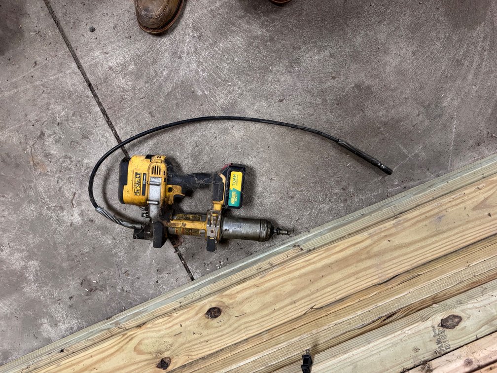 DeWalt grease gun