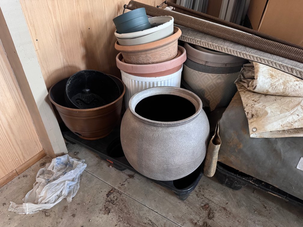 Flower pots