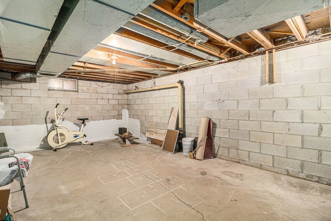 Image for MINIMUM BID AUCTION $150,000! 1236 Eastland Dr