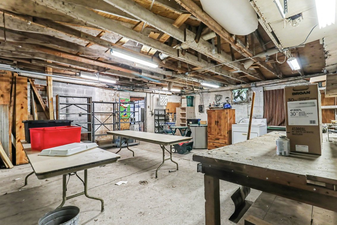 Image for MINIMUM BID AUCTION $149,000! 635 Glengary Rd