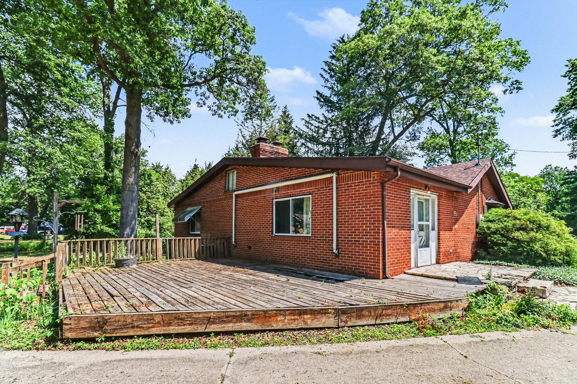 Image for MINIMUM BID AUCTION $149,000! 635 Glengary Rd
