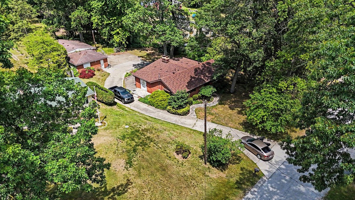 Image for MINIMUM BID AUCTION $149,000! 635 Glengary Rd