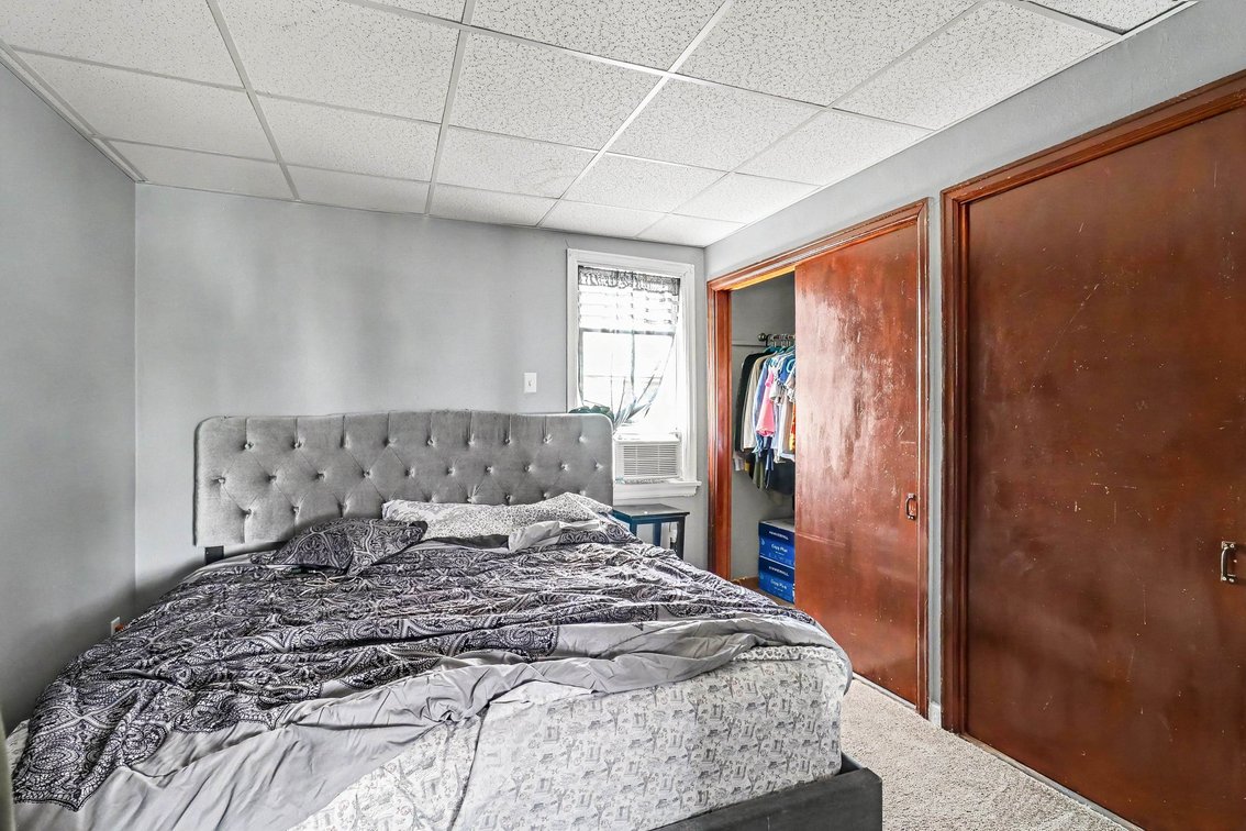 Image for MINIMUM BID AUCTION $49,000! 702 E Broadway