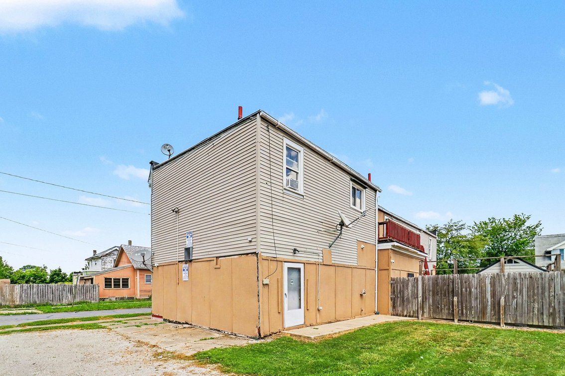 Image for MINIMUM BID AUCTION $49,000! 702 E Broadway