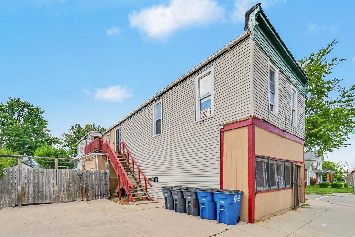 Image for MINIMUM BID AUCTION $49,000! 702 E Broadway