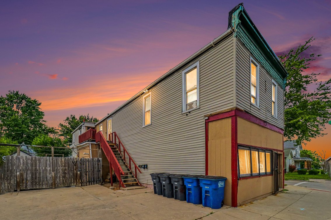 Image for MINIMUM BID AUCTION $49,000! 702 E Broadway