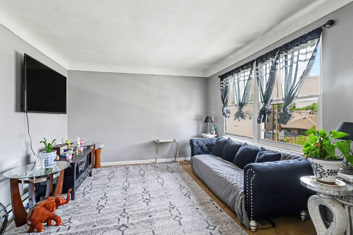 Image for MINIMUM BID AUCTION $49,000! 702 E Broadway
