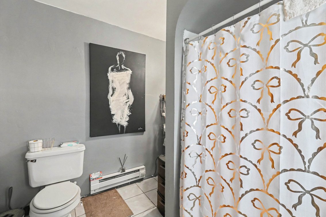 Image for MINIMUM BID AUCTION $49,000! 702 E Broadway