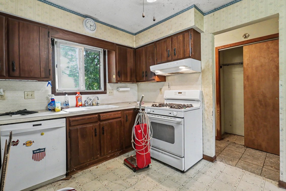 Image for MINIMUM BID AUCTION $149,000! 210 N. North Curtice Road