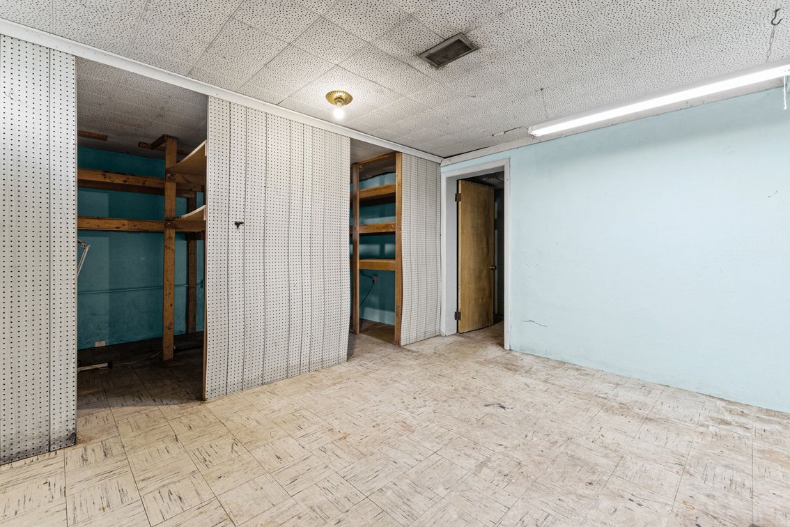 Image for MINIMUM BID AUCTION $119,000! 3739 S Beverly Hills Dr